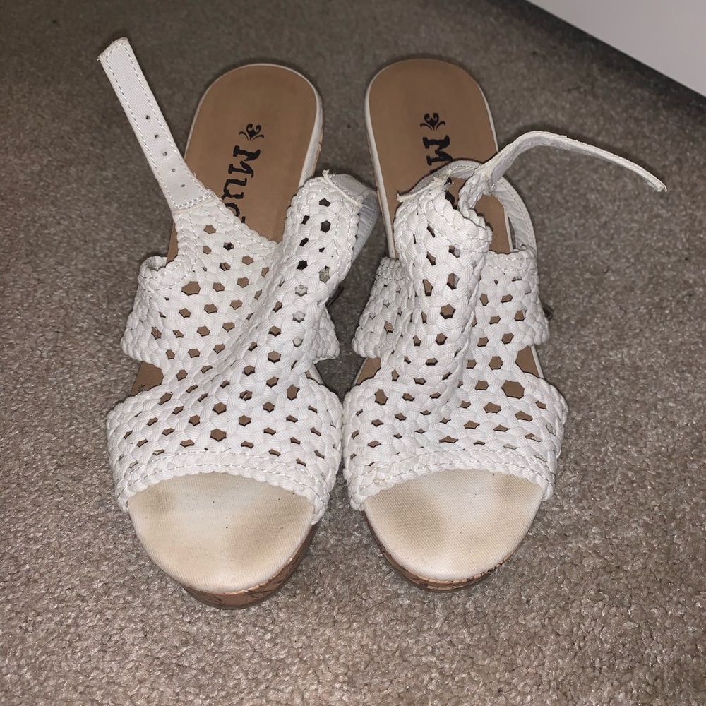 white wedges